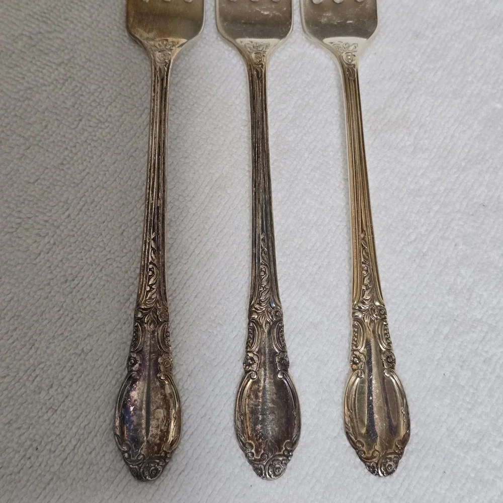Oneida 1881 Rogers Enchantment Serving Utensils Silver Plate LondonTown 13 Pcs